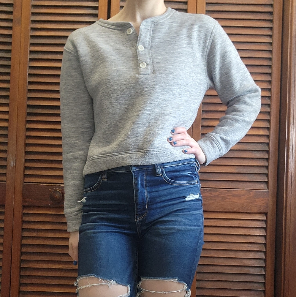 Abercrombie and Fitch Gray Sweater